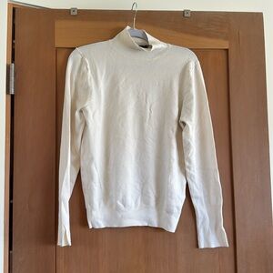 Zara White Turtleneck size large